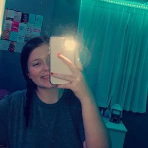 Meet your Posher, Lydia